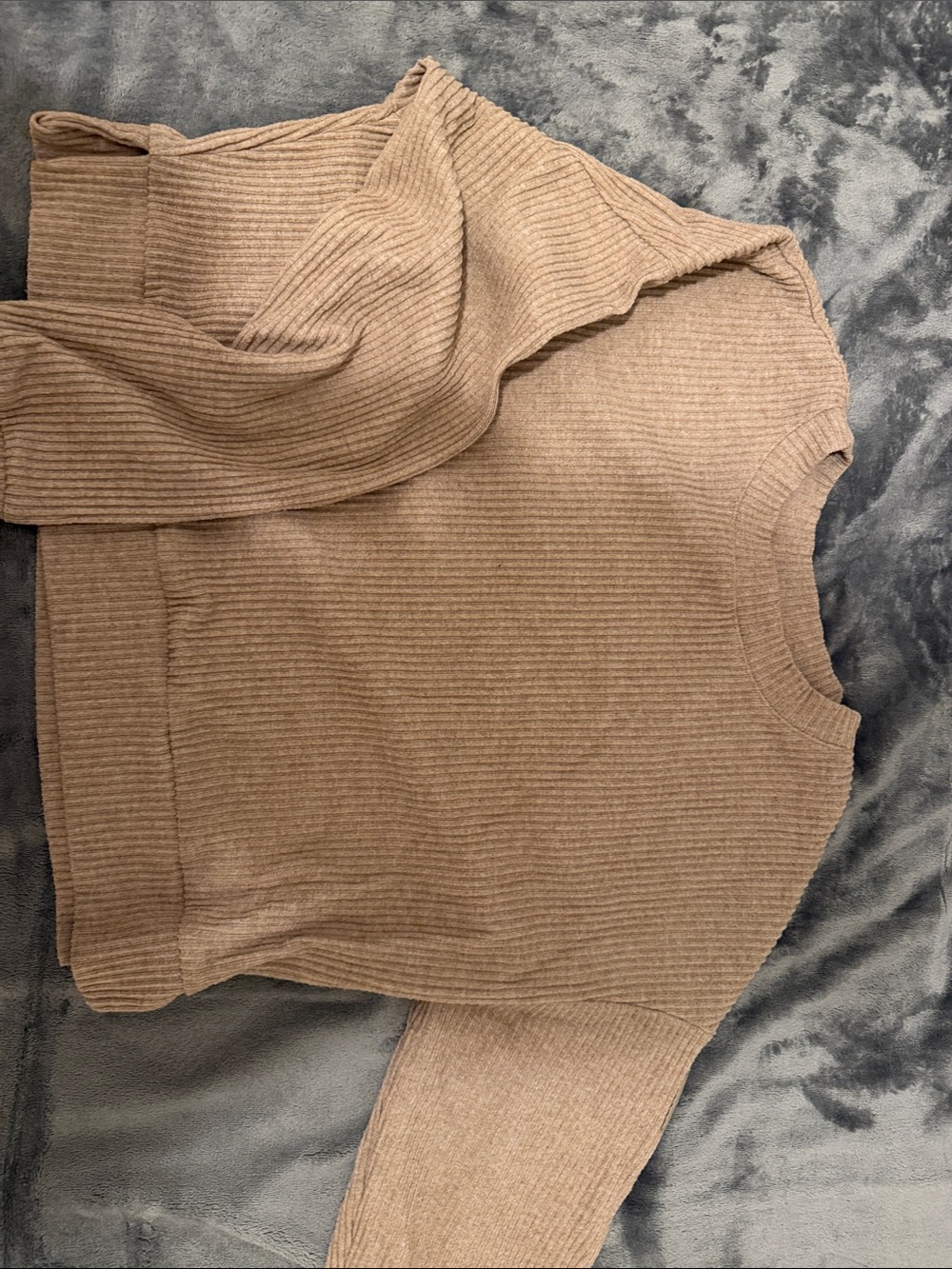 Alo Yoga Ribbed Knit Crewneck Sweater - Camel